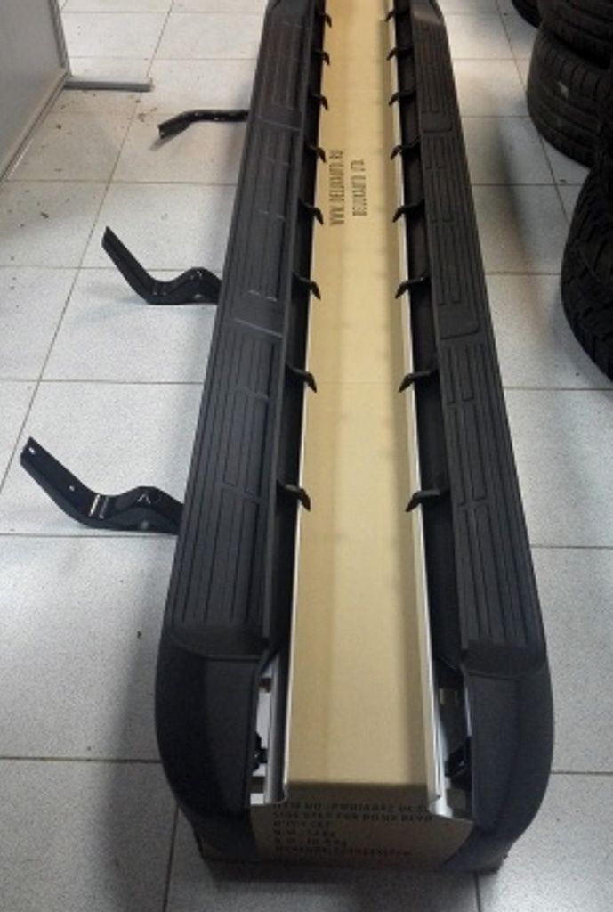 Toyota Hilux / Пороги / Пороги OE-Style