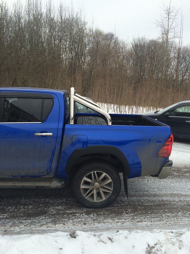Дуга в кузов с защитой заднего стекла 76,1 мм. - Toyota Hilux 2015-2024 - Защитные дуги