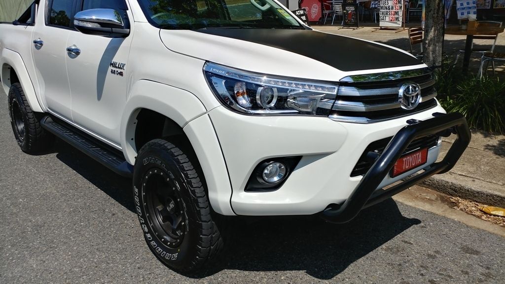 Toyota Hilux / Расширители колесных арок / Расширители колесных арок (с фальш-болтами)