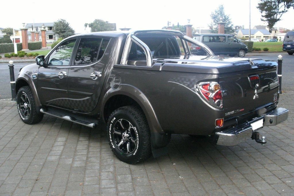 Крышка Sport Lid II с защитными дугами из нерж. стали - Mitsubishi L200 2006-2015 - Крышки кузова