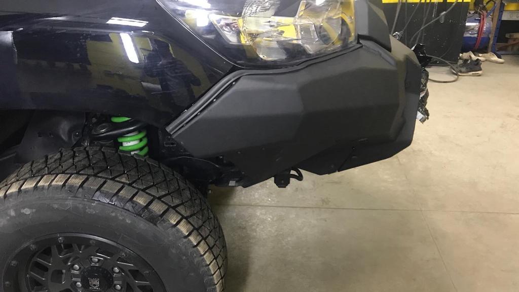 Toyota Hilux / Бампер передний / Бампер передний алюминиевый с 2021