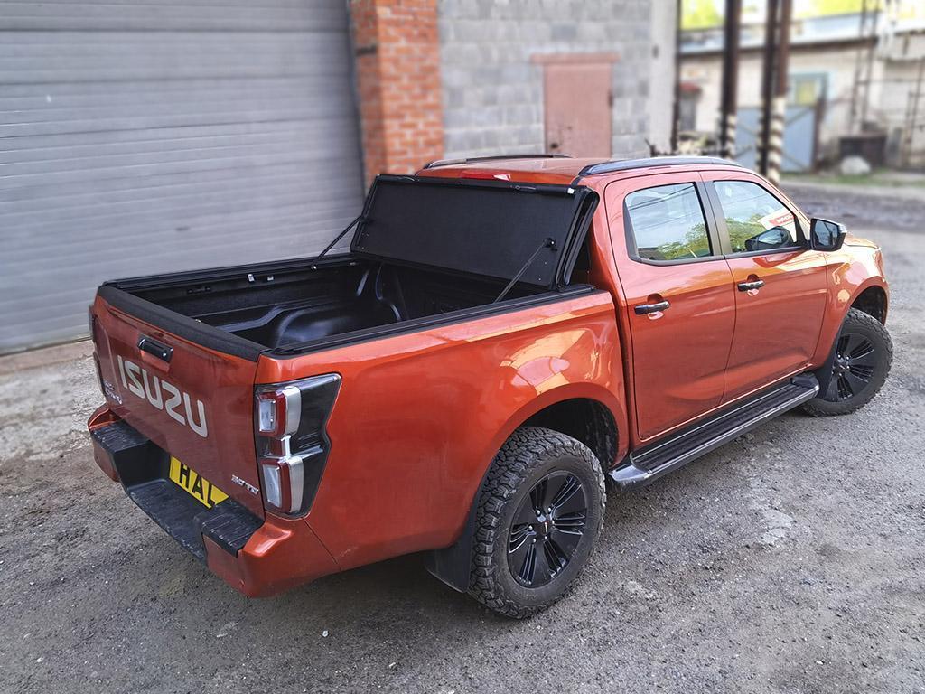 Isuzu D Max / Крышки / Крышка полностью складная секционная PRO для пикапа Isuzu D-Max 3 gen.