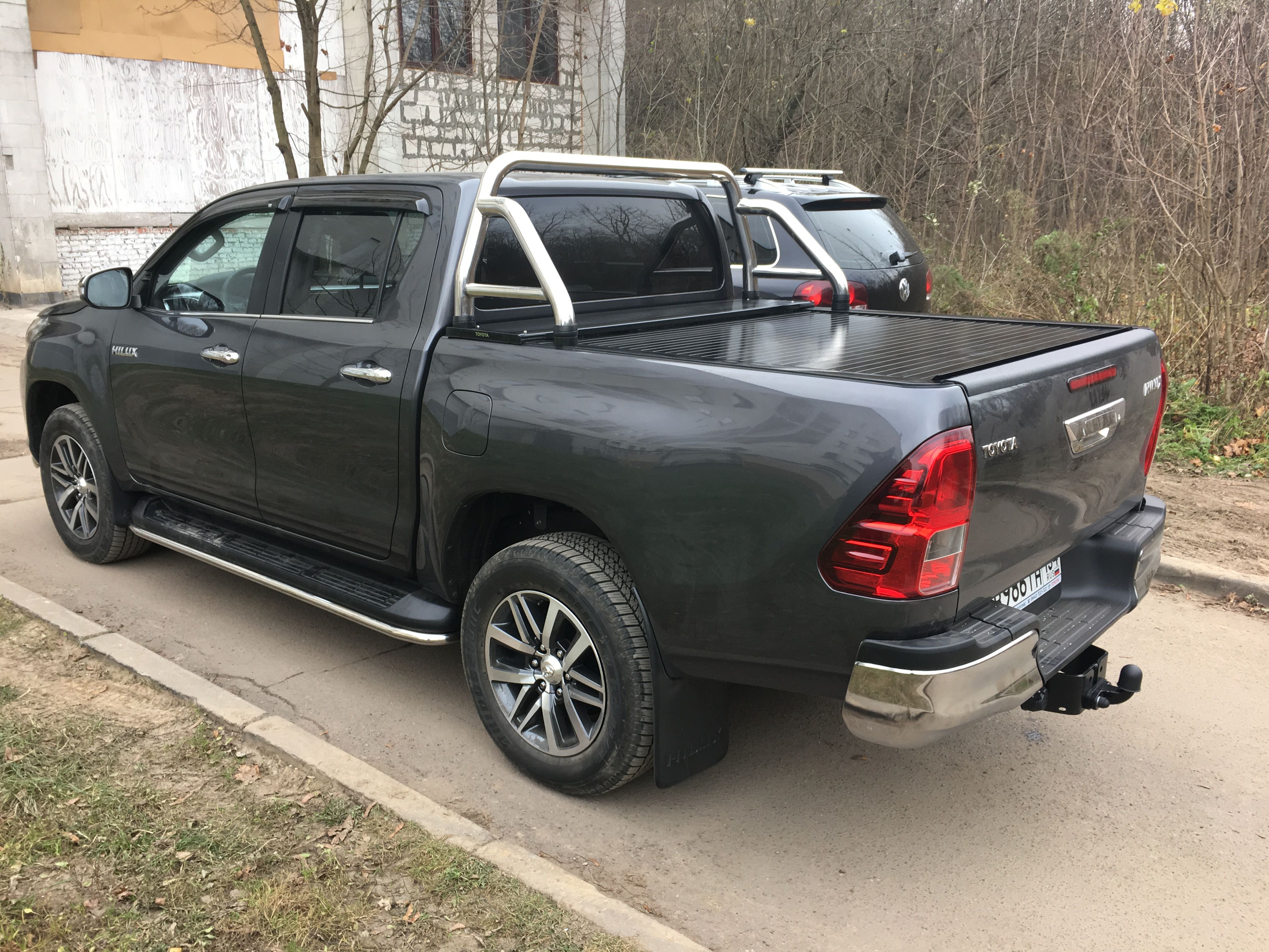Защита оригинальных порогов 42,4 мм. Revo - Toyota Hilux 2015-2024 - Защита порогов
