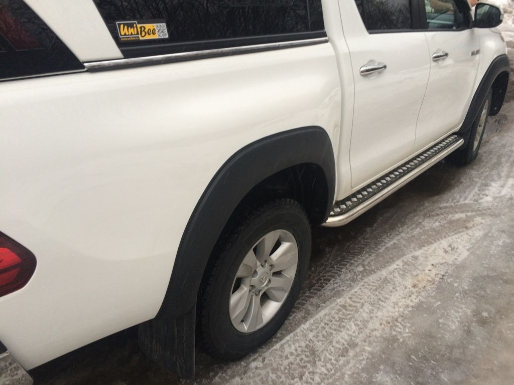 Пороги с листом d-60 - Toyota Hilux 2015-2024 - Пороги - 