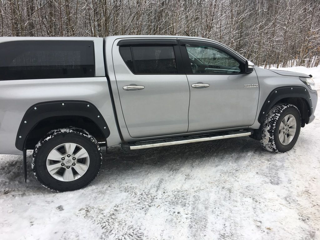 Toyota Hilux / Расширители колесных арок / Расширители колесных арок