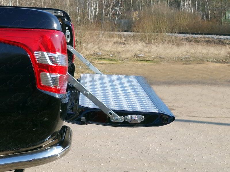 Mitsubishi / L200 2015-2024 / Вставка в кузов (вкладыш) / Вкладыш в кузов (борт) алюминиевый