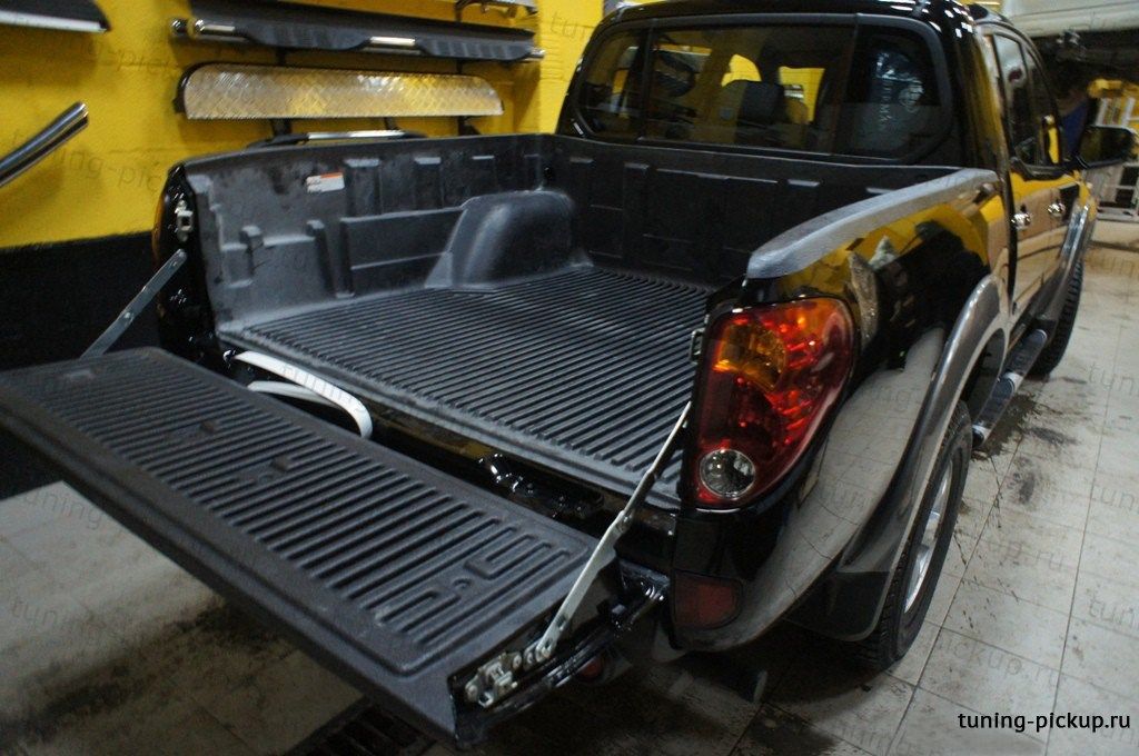 Вкладыш в кузов на борт (короткий кузов)  - Mitsubishi L200 2006-2015 - Вкладыш в кузов