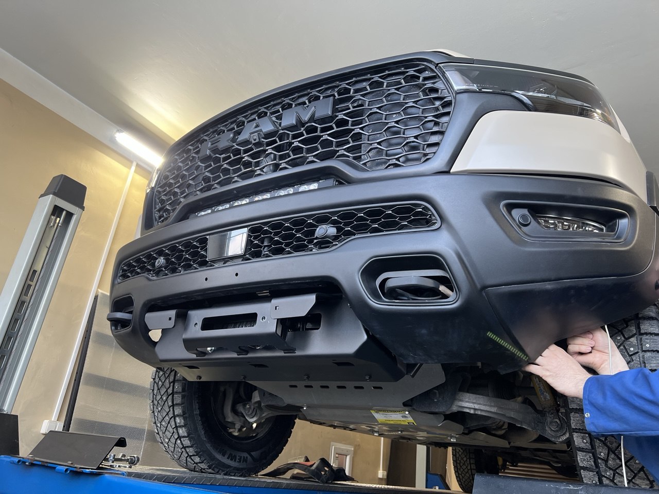 Dodge / RAM 2009-2018 / Лебедки