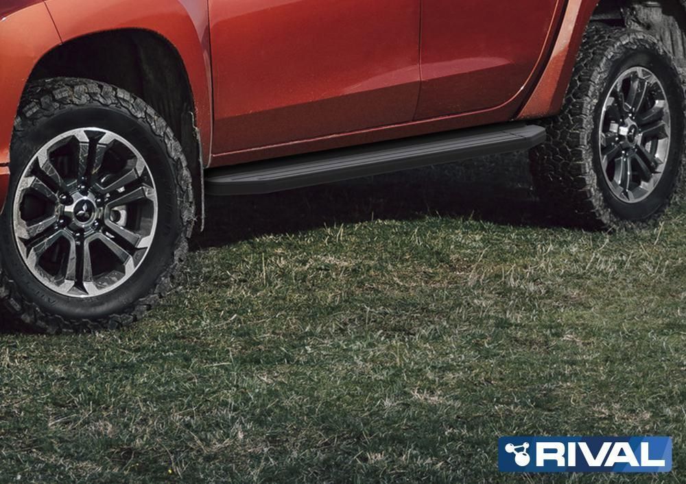 Mitsubishi / L200 2015-2024 / Пороги / Порог-площадка "Premium-Black"