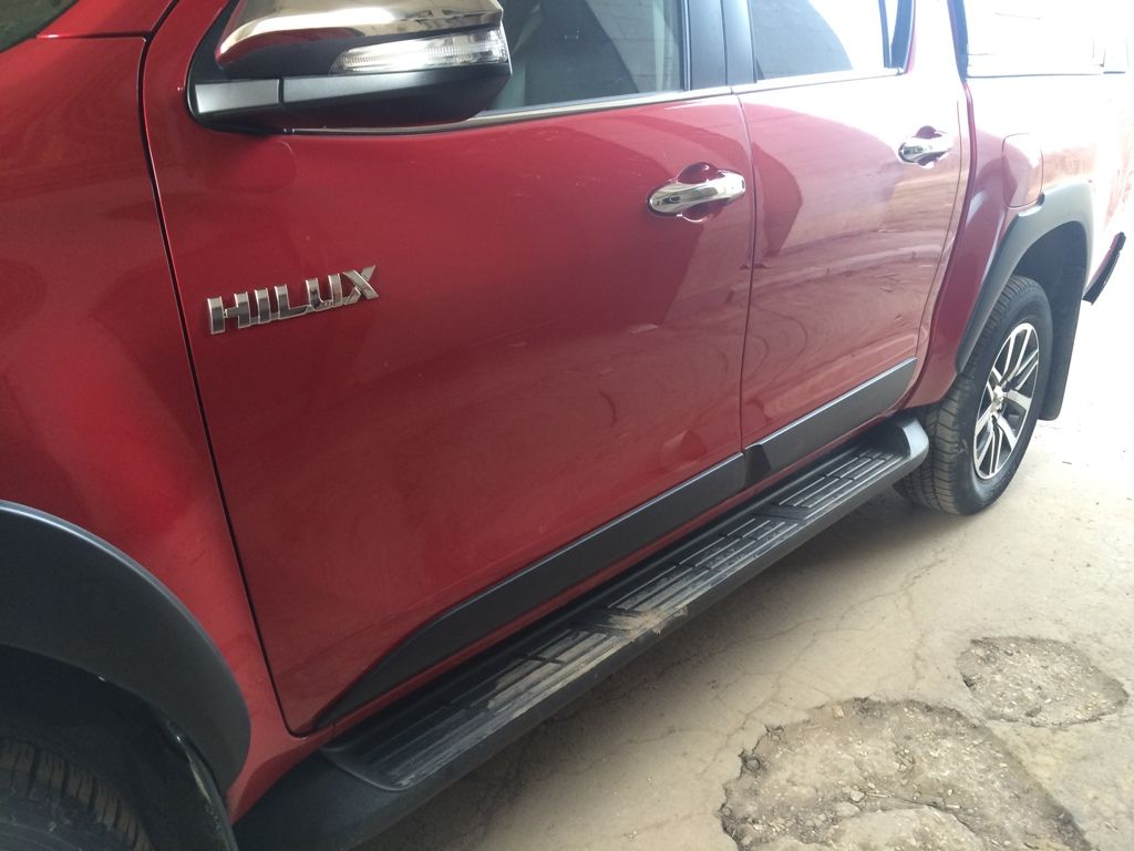 Оригинальные боковые молдинги, цвет черный Revo - Toyota Hilux 2015-2024 - Молдинги