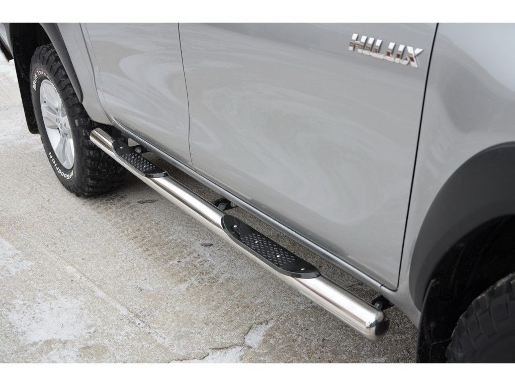Toyota Hilux / Пороги / Пороги с проступью, 76 мм.