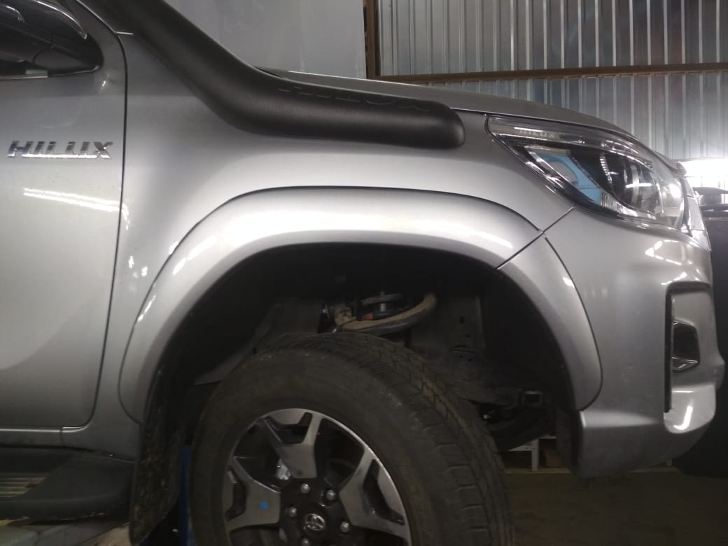 Toyota Hilux / Расширители колесных арок / Расширители колесных арок (оригинал)