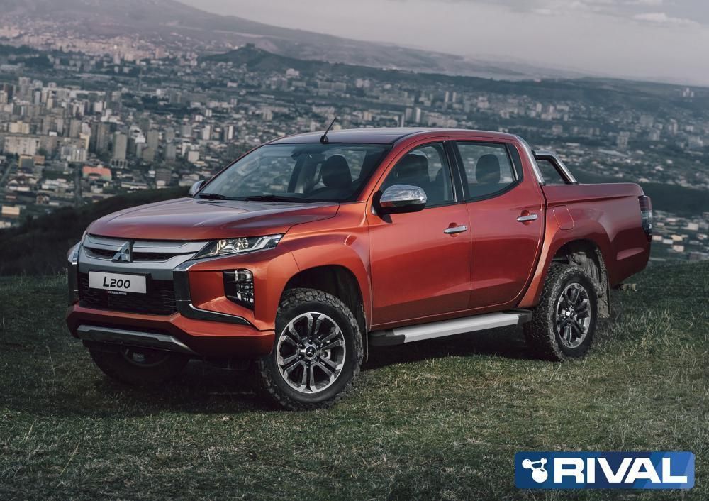 Mitsubishi / L200 2015-2024 / Пороги / Порог-площадка "Silver"