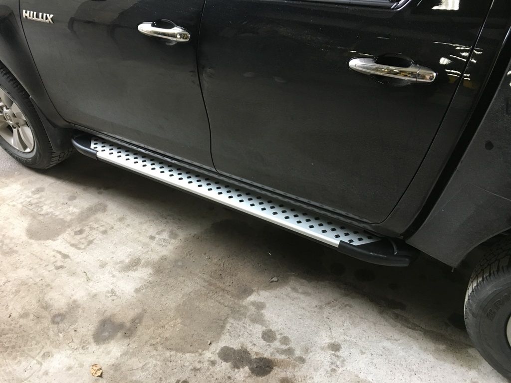 Toyota Hilux / Пороги / Пороги AB004 ARTEMIS Revo