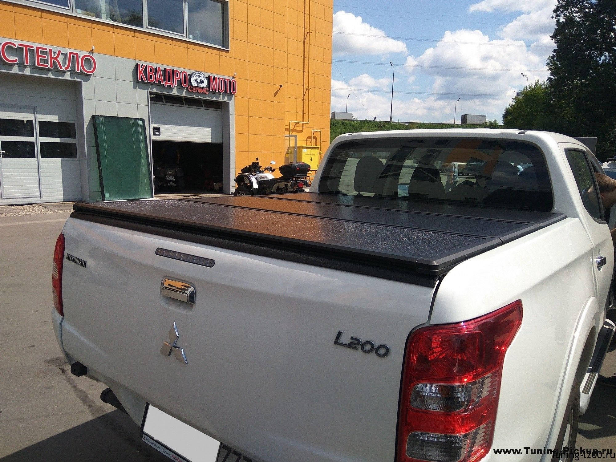 Mitsubishi / L200 2015-2024 / Крышки кузова / Крышка алюминиевая трехсекционная