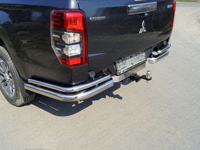 Mitsubishi / L200 2015-2024 / Защита заднего бампера / Защита задняя (уголки двойные) 76,1/42,4 мм для т.с. без бампера