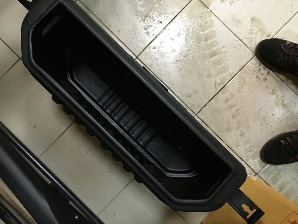 Toyota Hilux / Ящик в кузов / Боковой ящик оригинальный  в кузов