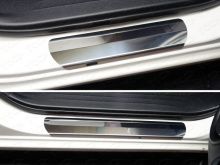 Накладки на пороги (лист зеркальный) - Toyota Hilux 2015-2023 - Молдинги