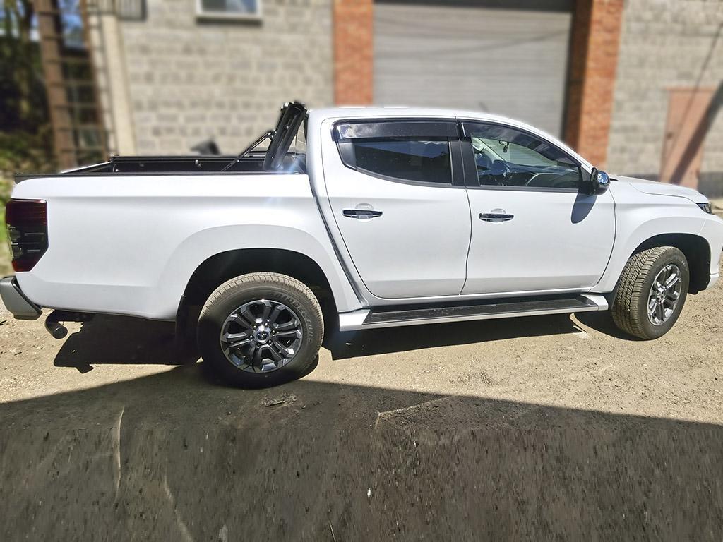 Mitsubishi / L200 2015-2024 / Крышки кузова / 4х секционная алюминиевая крышка PRO