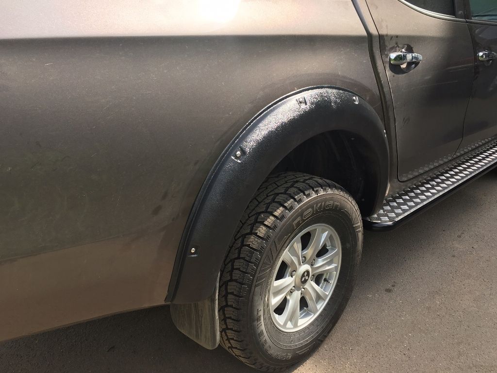 Mitsubishi / L200 2015-2024 / Расширители колесных арок / Расширители колесных арок OE-style