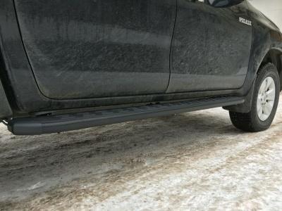 Пороги алюминиевые с пластиковой накладкой (карбон черный) 1920 мм. - Toyota Hilux 2015-2023 - Пороги - 