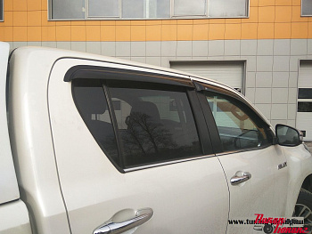 Toyota Hilux / Дефлекторы / Дефлекторы боковых окон