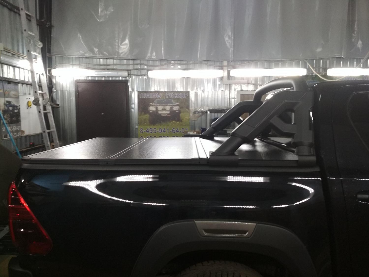 Крышка алюминиевая трехсекционная  Toyota Hilux 2015-2024