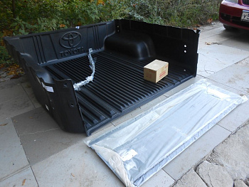 Toyota Hilux / Вставка (вкладыш) в кузов / Вкладыш в кузов под борт (оригинал)