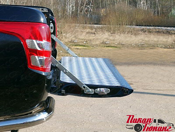 Mitsubishi / L200 2015-2024 / Вставка в кузов (вкладыш) / Вкладыш в кузов (борт) алюминиевый