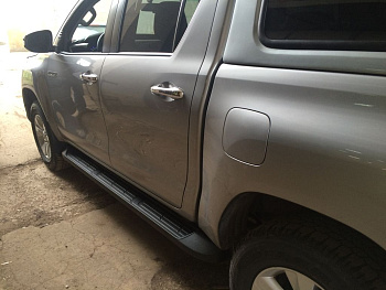 Toyota Hilux / Пороги / Пороги OE-Style