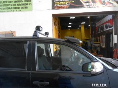 Козырек на лобовое стекло  - Toyota Hilux 2011-2015 - Козырек на лобовое стекло  - 