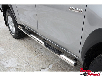 Toyota Hilux / Пороги / Пороги с проступью, 76 мм.