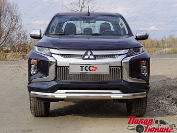 Mitsubishi / L200 2015-2024 / Защита переднего бампера / Защита переднего бампера (нижняя, овальная с ДХО) 75х42 мм.