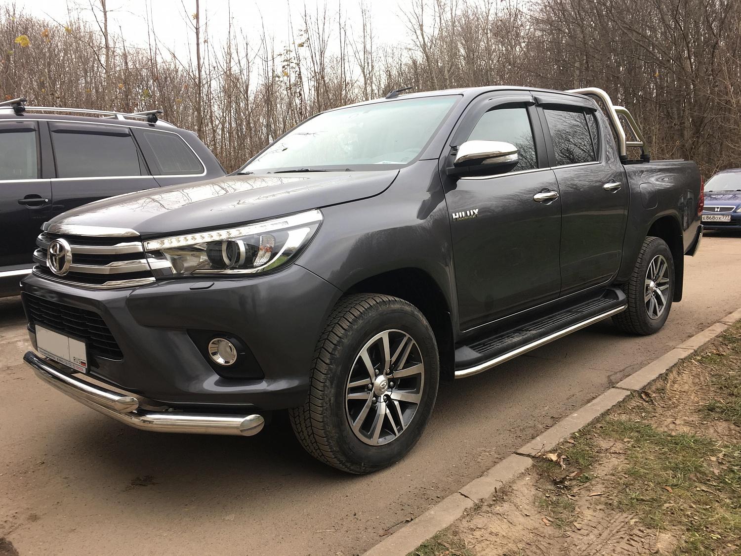 Защита оригинальных порогов 42,4 мм. Revo - Toyota Hilux 2015-2024 - Защита порогов - 