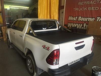 Крышка  Toyota Hilux 2015-2024