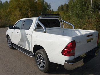 Toyota Hilux / Защитные дуги / Дуга в кузов 76,1 мм. со светодиодной фарой