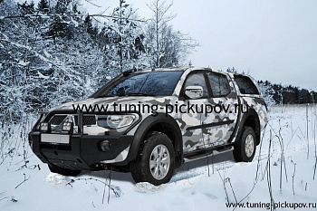 Toyota Hilux / Оклейка плёнкой, тонировка / Оклейка виниловой пленкой