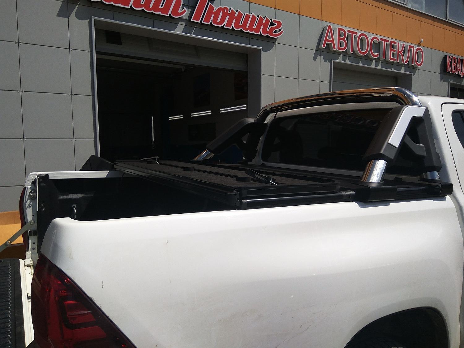 Крышка алюминиевая трехсекционная  Toyota Hilux 2015-2024