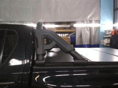 Крышка алюминиевая трехсекционная  Toyota Hilux 2015-2024