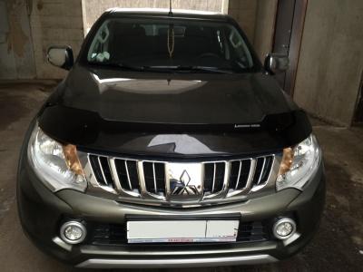 Дефлектор капота (оригинал) - Mitsubishi L200 2015-2024 - Дефлекторы - 