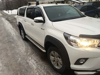 Toyota Hilux / Пороги / Пороги с листом d-60