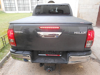 Toyota Hilux / Фаркоп / Фаркоп оригинальный фланцевый Revo