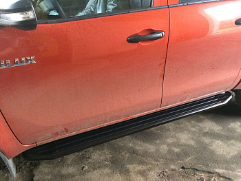 Toyota Hilux / Пороги / Пороги площадка Black